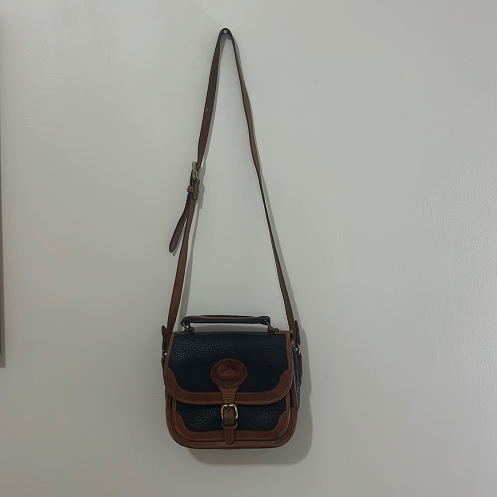 Dooney & Bourke Smaller Size Surrey Vintage  Crossbody Rare 90's Vintage - Picture 3 of 17